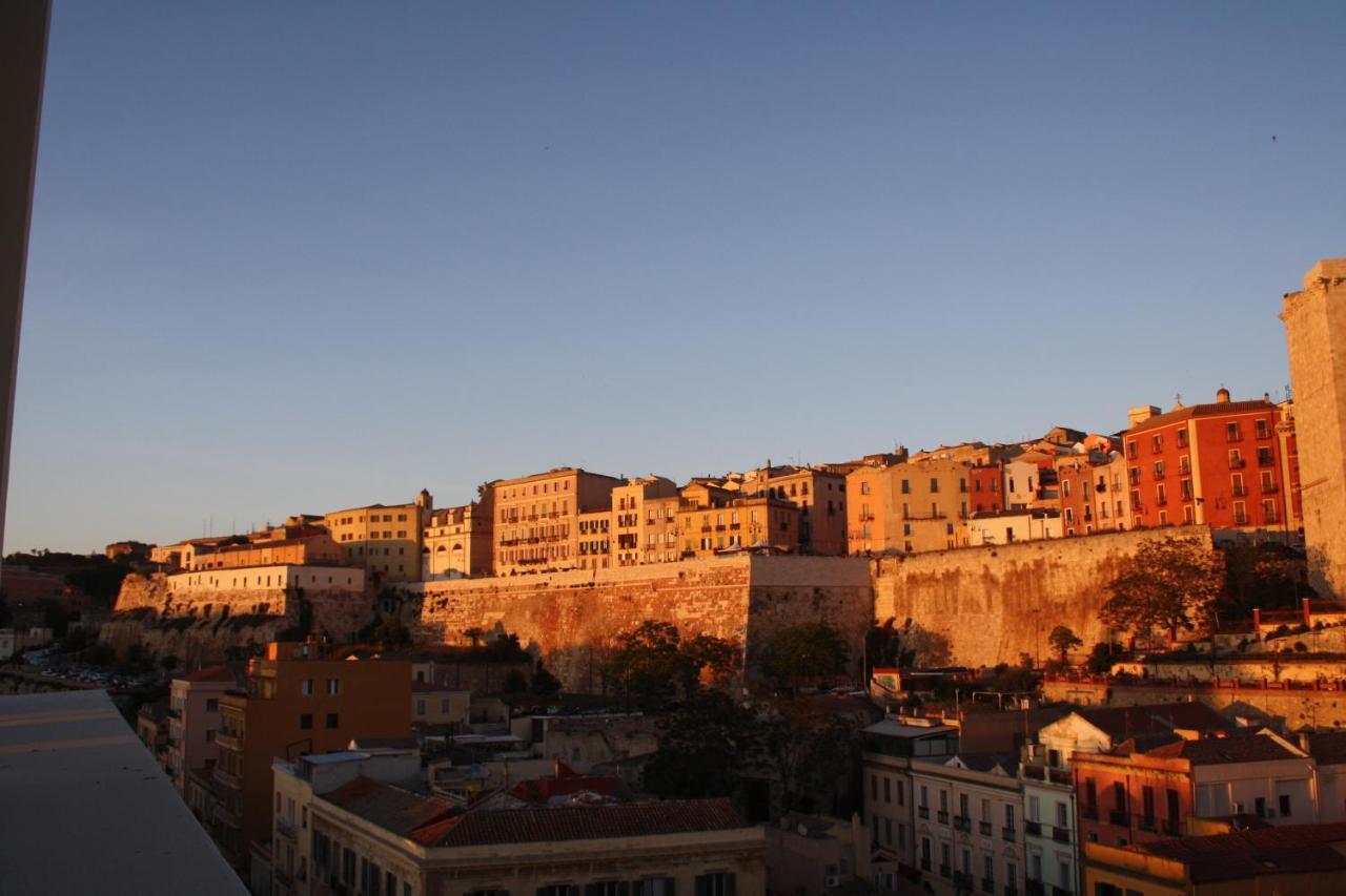 Vista Suites - Piazza Yenne Cagliari Exteriör bild