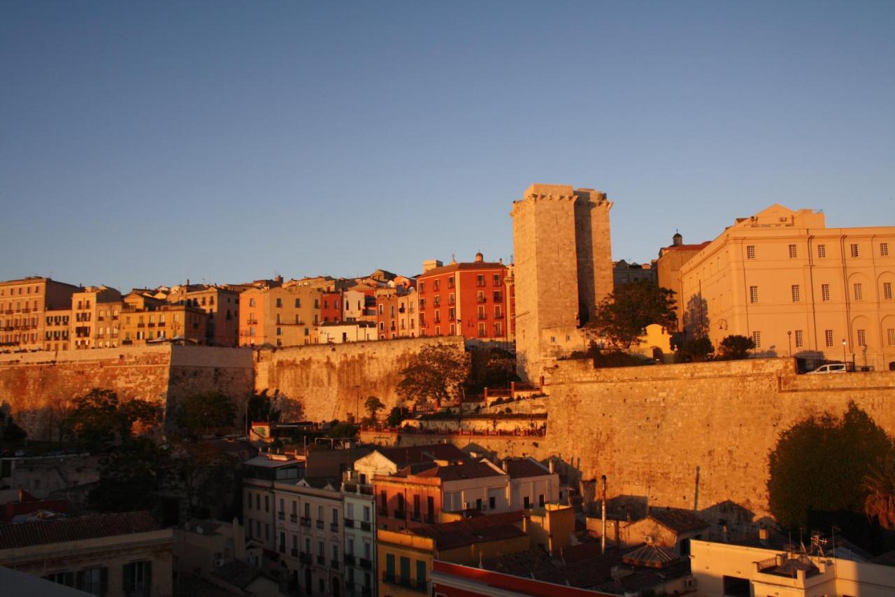 Vista Suites - Piazza Yenne Cagliari Exteriör bild