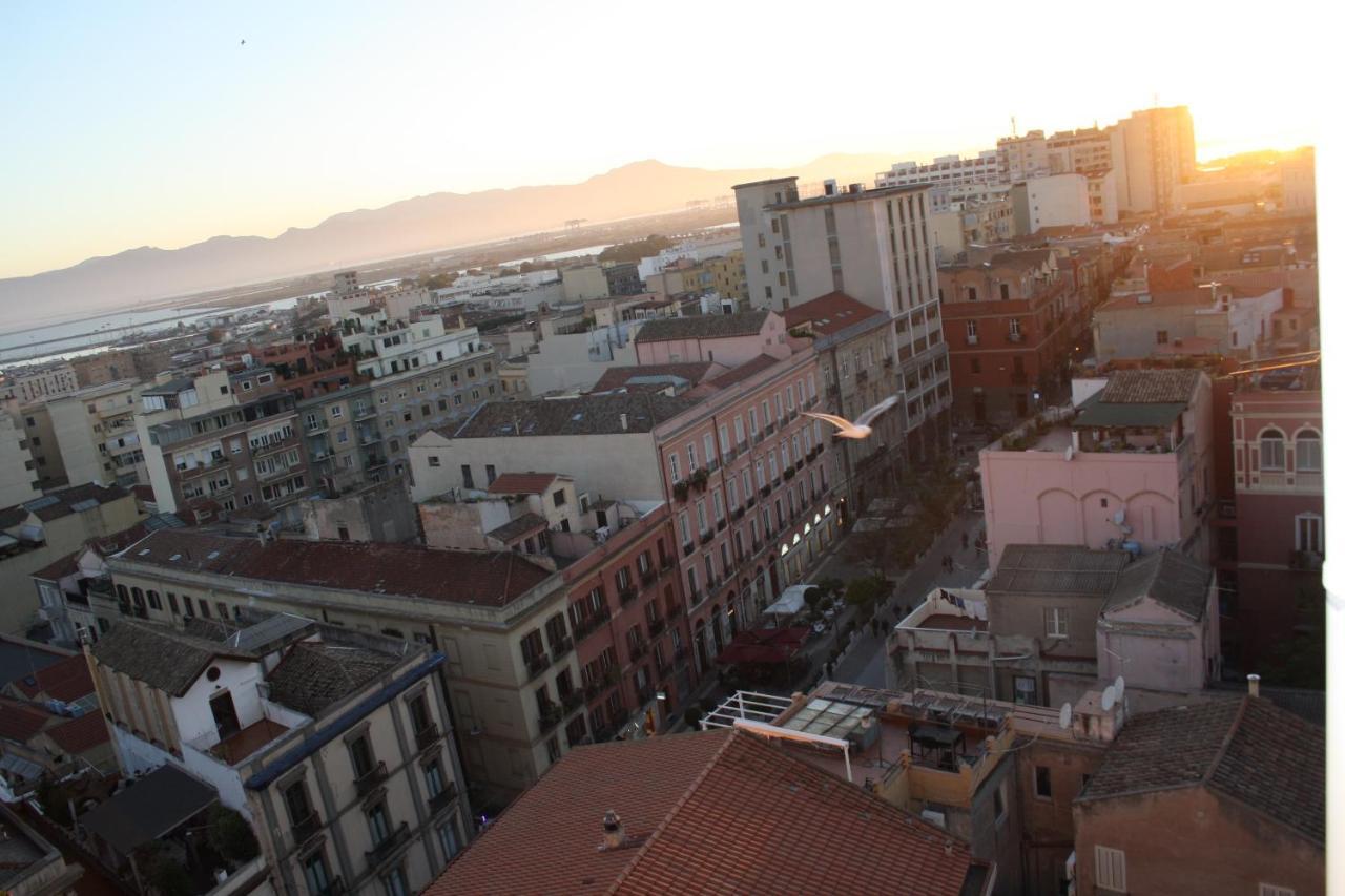 Vista Suites - Piazza Yenne Cagliari Exteriör bild