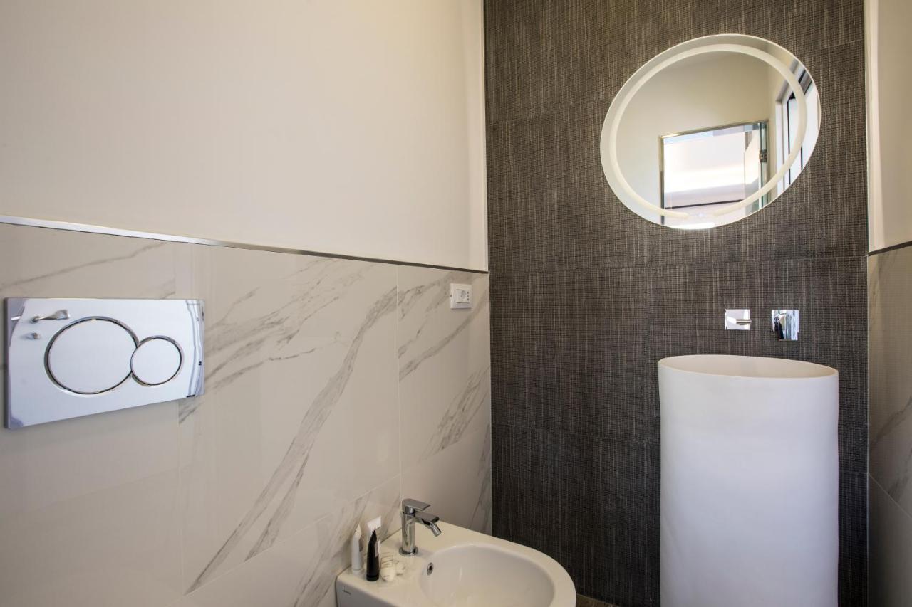Vista Suites - Piazza Yenne Cagliari Exteriör bild